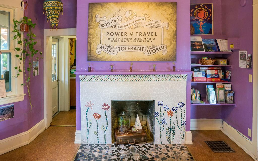 Hi Portland Hawthorne District Hostel Portland