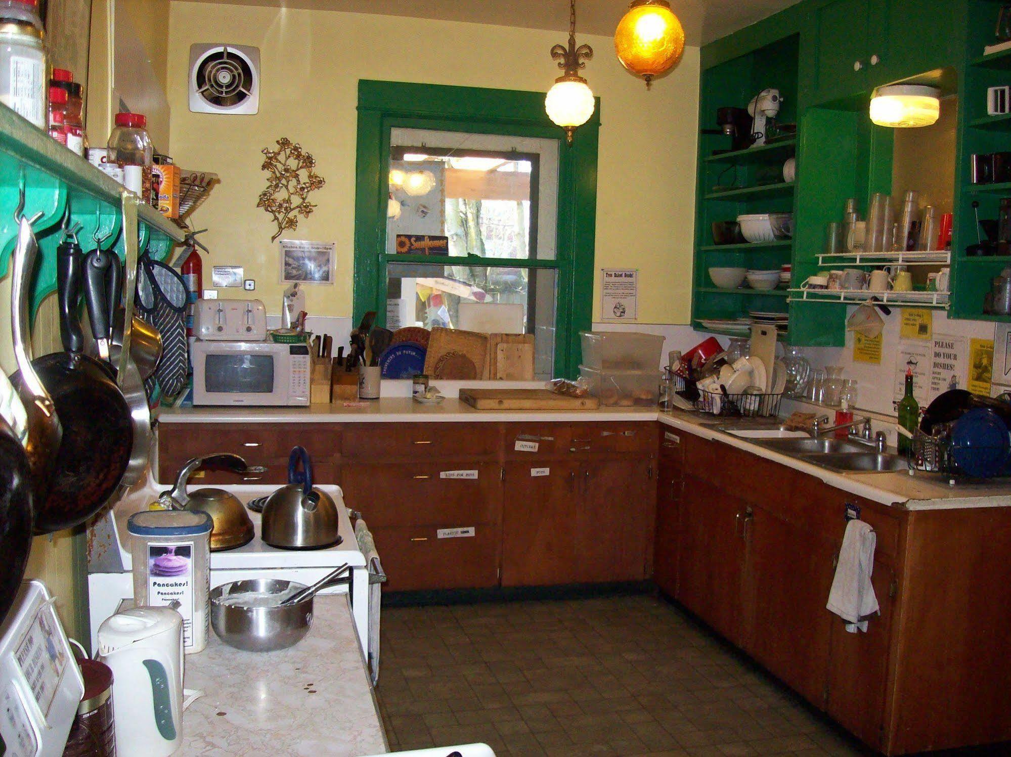 Hi Portland Hawthorne District Hostel Portland